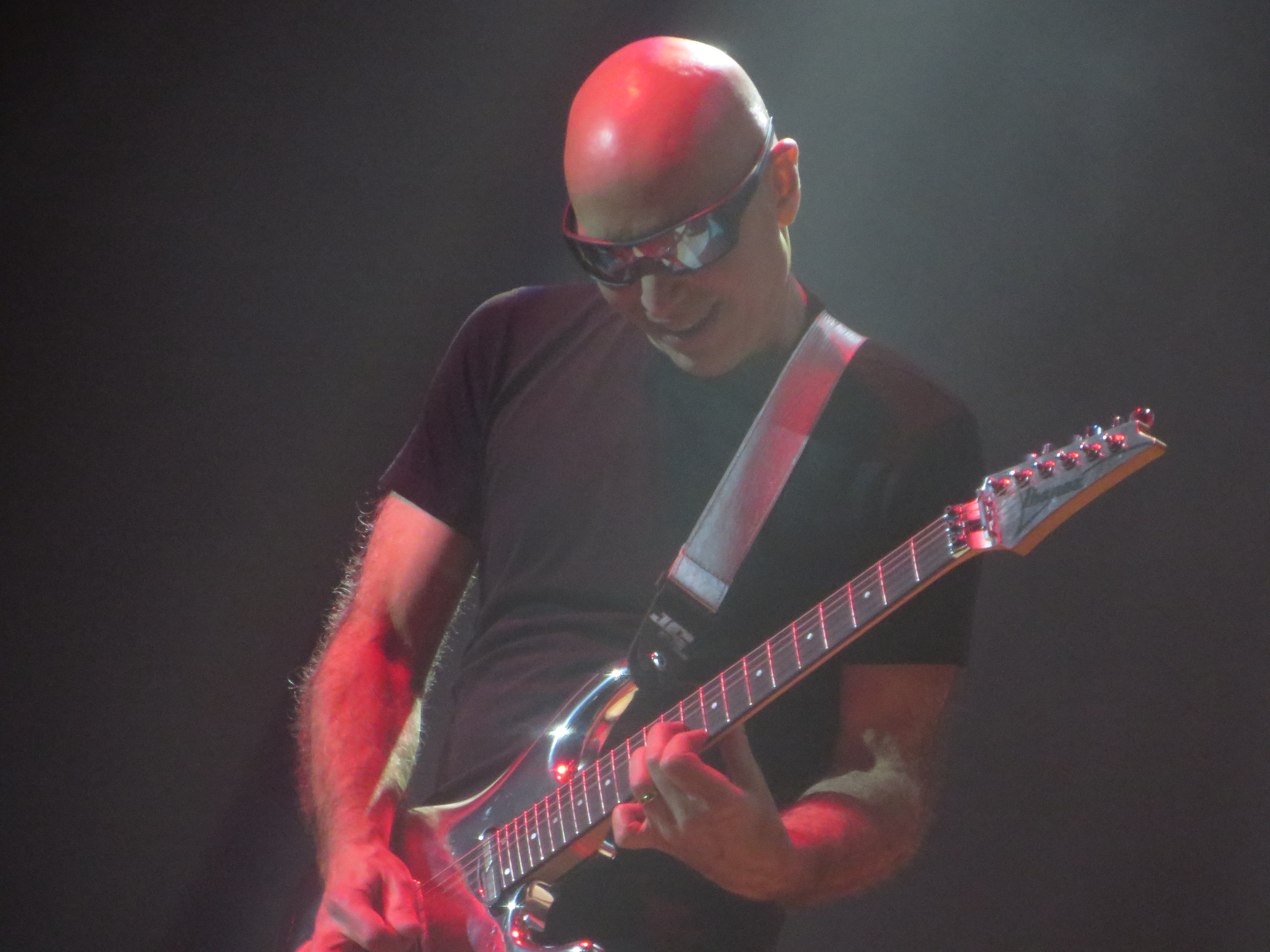 JoeSatriani2018-02-21MasseyHallTorontoCanada (17).JPG